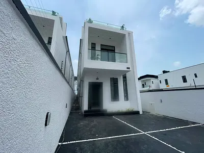 Fullly Detached 5 Bedroom Duplex with BQ and Swimming Pool.