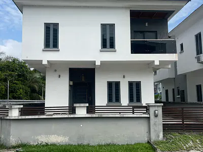 4 Bedroom Detached House