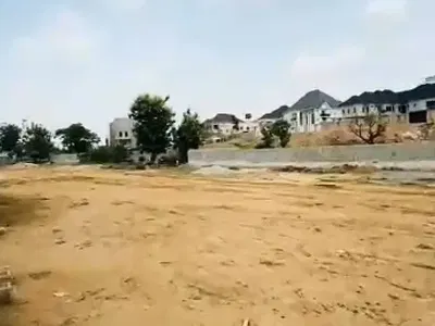 1000 SQM of Land