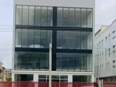 4 Comercial-Storey Building with a Total Area (Space) of a 1100+ SQM