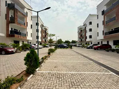 Well Maintained 3 Bedroom Apartment