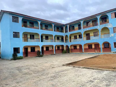 School 21 Class Rooms 1 Sick Bay Students/Staff