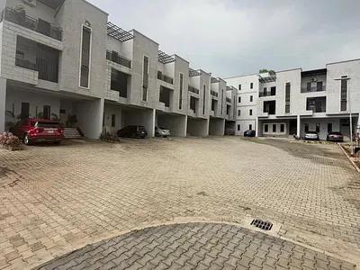 4 Bedroom Terraced Duplex with BQ
