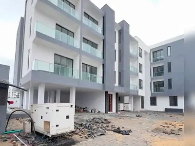 Fully Service Onebedroom Mini Flat with Guest Toilet