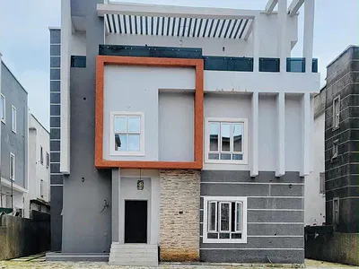 6 Bedroom Fully Detached Duplex with 1 Room En-Suite Boys Quarter