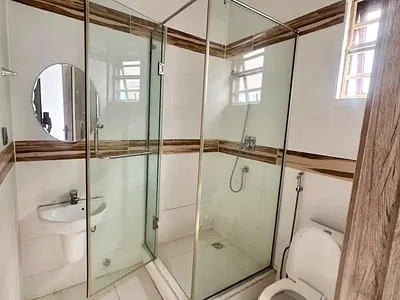 Spacious Semi Master Room Upstairs at Royal Pine Gate 3 Orchid