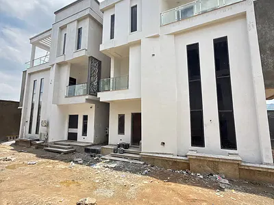5 Bedroom Semi Detached Duplex