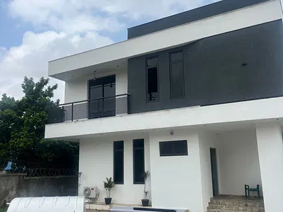 5 Bedroom Fully Detached Duplex