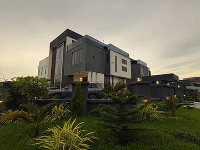 Luxury Smart 5-Bedroom Detached Duplex with BQ