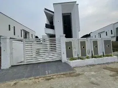 Luxuriously Built 5 Bedroom Duplex with BQ and Swimming Pool