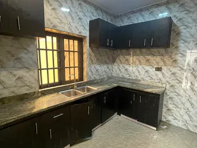 Contemporary Spacious 2-Bedroom Apartment with 2 Bathrooms and Toilet