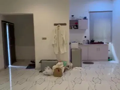 Self Contain Studio