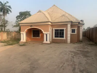 3 Bedroom Bungalow — Owode Ede Cele Junction, Osogbo, Osun