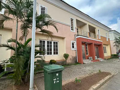 3 Bedroom Terrace House with a BQ