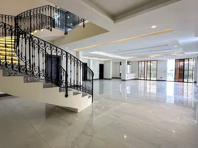 Brand New 5 Bedroom Penthouse Maisonette with 2 Rooms BQ