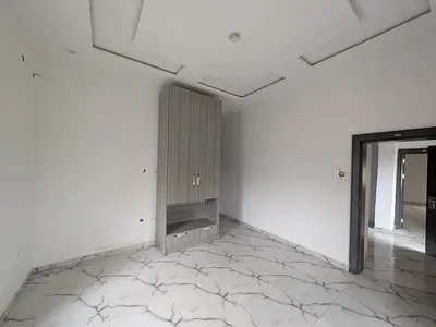 Luxurious and Well Fitted 3 Bedrooms Apartment