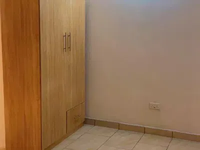 Big Self Contained Apartment (Downstairs) with Open Kitchen Plan