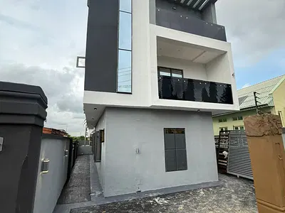 Newly Built 5 Bedroom Detached Duplex