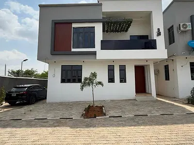 Beautiful 4 Bedrooms Detached Duplex, BQ, Corner Piece