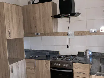 Spacious Serviced Three Bedroom Flat