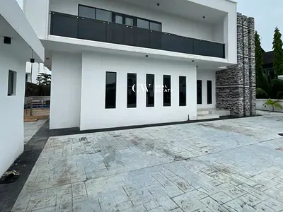 5 Bedroom Detached Duplex