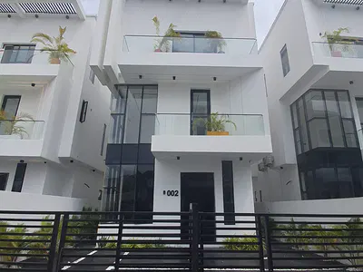 Exquisite 5 Bedroom Fully Detached Duplex with Swimming Pool & BQ
