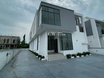 4 Bedroom Duplex
