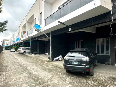 Maintained 4 Bedroom Terrace Duplex