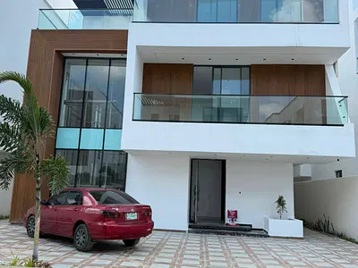 Stylishly Finished 6 Bedroom Fully Detached House with 2 Rooms BQ.
