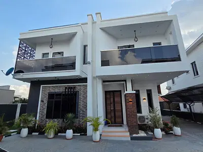 Luxury 4 Bedroom Duplex in an Estate