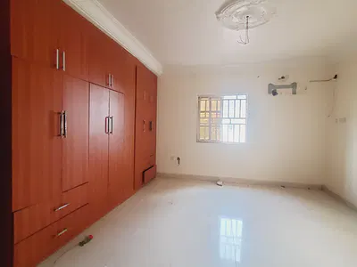 *superluxury 2bedroom Flat on the 2nd Floor*