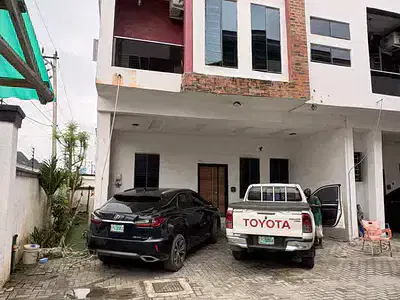 Distress 3 Bedroom Cornerpiece Terraced Duplex with BQ Suits for Investment