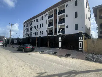 Beautifuly Built 2 Bedroom Apartment in a Communal Living Space