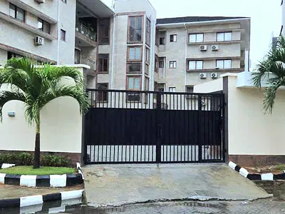 Well-Finished 3-Bedroom Apartment with Elevator
