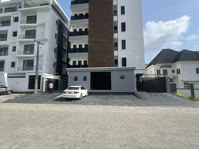 Topnotch Luxury 3 Bedroom Apartment +BQ in a Good Environment
