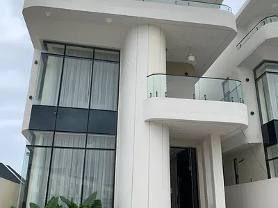 Fully 5 Bedroom Detached Duplex