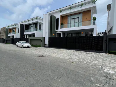 5 Bedroom Detached