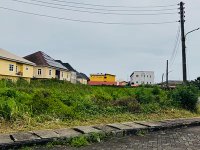 Prime 600 Square Meters Land
