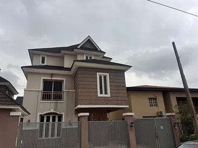 4 Bedroom Duplex Selfcompound