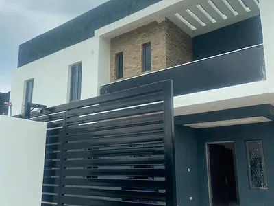 Fully Detached 4 Bedroom Duplex