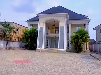 Executive 5 Bedroom Duplex for Residential or Office Use