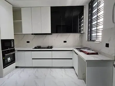 4 Bedroom En-Suite Townhouse with 1 Room BQ