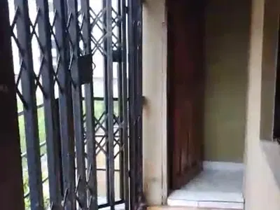 Old but Mini 2 Bedroom Flat with One Toilet in an