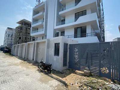 2 Bedroom Apartment with Swimming Pool