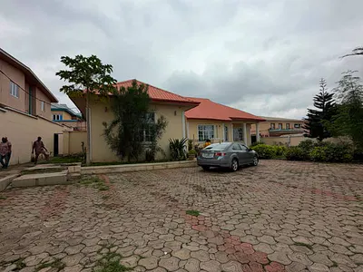 5 Bedroom with a Spacious Compound