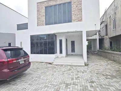 4-Bedroom Duplex with BQ
