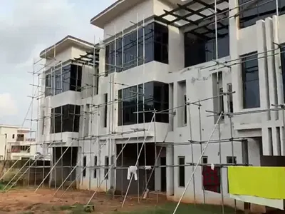 4 Bedrooms Townhouse + BQ