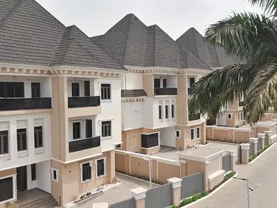 3 Units of 8 Bedroom Duplexes and 2 Units of 7 Bedroom Duplexes