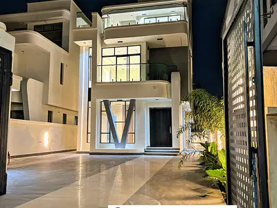 Modern 5 Bedroom Detached Duplex