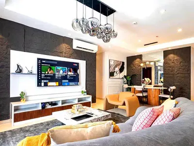 Luxuriously Furnished 2 Bedroom Apartment with Pool and Gym